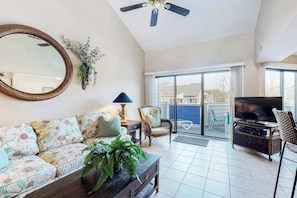 TV, DVD player - East of The Sun Townhouse Steps From Lighthouse Cove w/Shared Pool, Free WiFi (Fenwick Island)