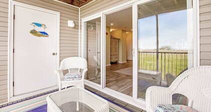 Bethany Bay second floor condo with pool, high-speed WiFi, central AC, & W/D