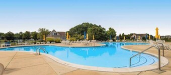 Bethany Bay Third-Floor Dog-Friendly Condo w/Free WiFi, Balcony, & Shared Pool