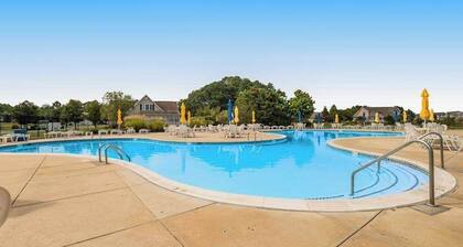Bethany Bay Third-Floor Dog-Friendly Condo w/Free WiFi, Balcony, & Shared Pool