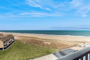 Property grounds - Sea Colony Ocean Seventh Floor Condo with Shared Pool, Ocean View, and WiFi (Bethany Beach)