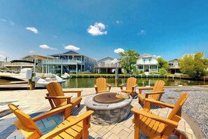 Terrace/patio - Town of Fenwick island home on the water with dock & central A/C - dogs OK (Fenwick Island)