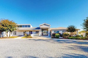 Exterior - Bethany west home close to the beautiful water w/free WiFi, private WD (Bethany Beach)