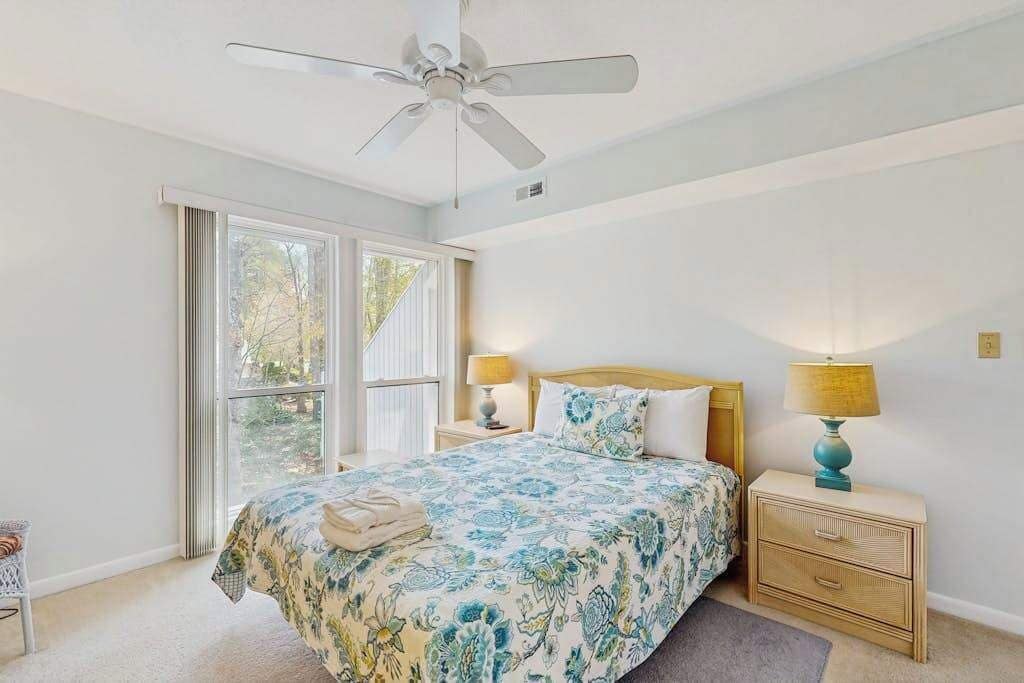 WiFi, bed sheets