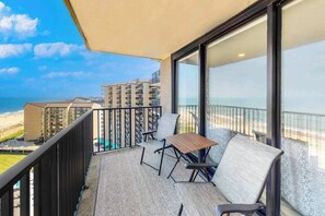 Property grounds - Stunning beachfront condo with pool, sauna, balcony, W/D (Bethany Beach)