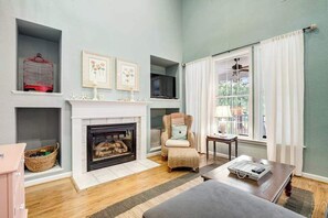 TV, offices - Bear Trap Dunes townhome near Bethany Beach with shared pool, WiFi, & W/D (Ocean View)