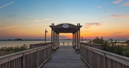 Bayside Resort condo near the beach with shared pools & fast WiFi - dog-friendly