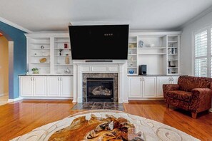 Interior - Bayside Resort condo near the beach with shared pools & fast WiFi - dog-friendly (Selbyville)