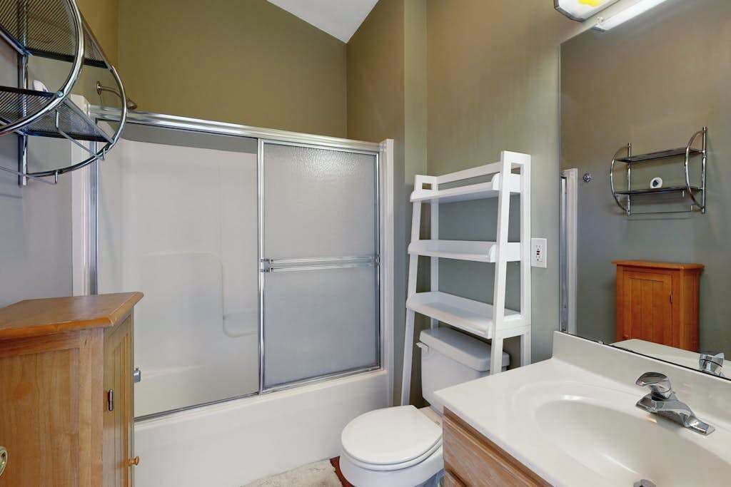 Shower, towels