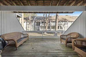 Terrace/patio - Sea Colony condo with indoor/outdoor pools, sports courts, & beach access (Bethany Beach)