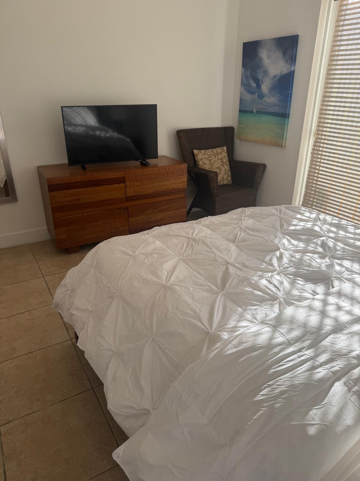 Iron/ironing board, WiFi, bed sheets