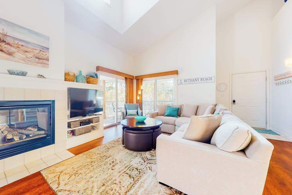 TV, fireplace, offices