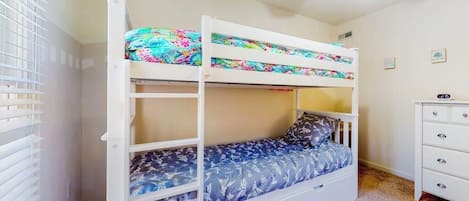 Desk, iron/ironing board, WiFi, bed sheets