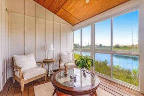 Interior - Mallard Lakes townhouse with hot tub, pool, water views, & fireplace (Selbyville)