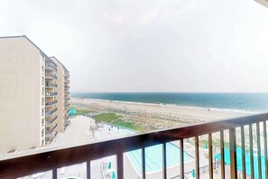 Property grounds - Sea Colony beachfront 6th-floor condo with 12 pools, 2 hot tubs, private beach (Bethany Beach)