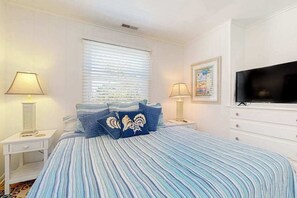 WiFi, bed sheets - South Bethany home - just steps to the beach! With screened deck, AC & W/D (Bethany Beach)