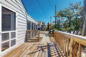 Terrace/patio - South Bethany home - just steps to the beach! With screened deck, AC & W/D (Bethany Beach)
