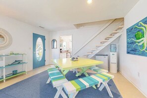 Dining - South Bethany home - just steps to the beach! With screened deck, AC & W/D (Bethany Beach)