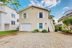 Exterior - Town of South Bethany Beach home with sunroom and water views - dogs ok (Bethany Beach)