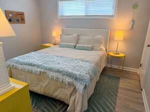 4 bedrooms, iron/ironing board, travel cot, WiFi - Town of South Bethany home with bikes, W/D, & AC - dogs ok (Bethany Beach)