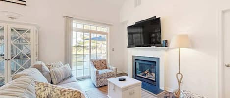 TV, fireplace, offices