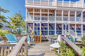 Terrace/patio - Atlantic Watergate townhome steps from the beach, oceanfront balconies (Bethany Beach)