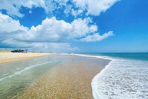 On the beach - Atlantic Watergate townhome steps from the beach, oceanfront balconies (Bethany Beach)