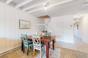 Dining - Mallard Lakes townhouse in peaceful community with pool, hot tub, fishing pier (Selbyville)