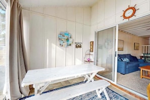 Interior - Mallard Lakes townhouse in peaceful community with pool, hot tub, fishing pier (Selbyville)