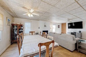 Interior - Town of Dewey Beach charming dog-friendly home with washer/dryer (Dewey Beach)
