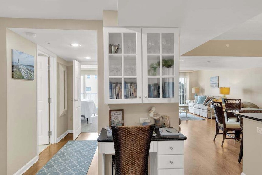 Town Of Dewey Beach Condo With Marina Views, Pool, Balcony - Dewey Beach, DE