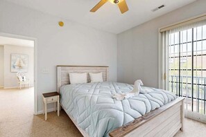 WiFi, bed sheets - Village of Five Points condo with pool, gym, and tennis access (Lewes)