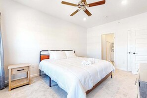 Iron/ironing board, WiFi, bed sheets - Rehoboth Beach House with washer/dryer & on-site pool & foosball - near golf (Rehoboth Beach)