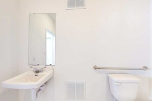 Shower, hair dryer, towels - Rehoboth Beach House with washer/dryer & on-site pool & foosball - near golf (Rehoboth Beach)