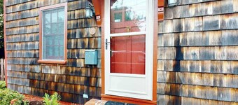 Town of Lewes spacious dog friendly house w/deck & enclosed yard