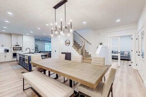 Dining - Stunning Peninsula getaway with pools, hot tubs, sports courts, & on-site golf (Millsboro)