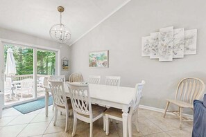 Dining - Candlelight Acres house w/ gas grill, outside shower & WIFI (Bethany Beach)