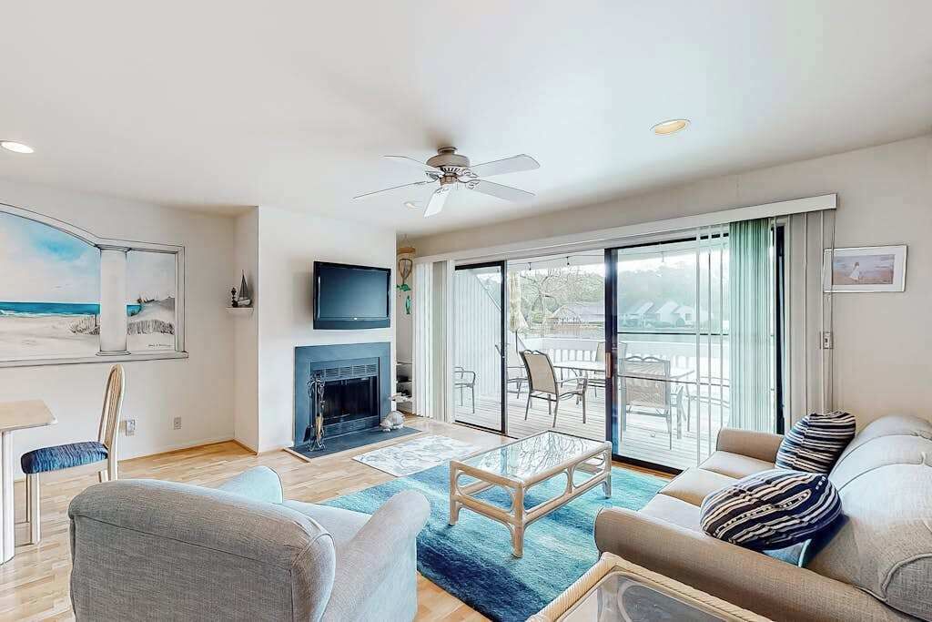 TV, fireplace, DVD player, offices