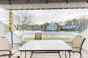 Outdoor dining - Sea Colony Tennis 1st floor condo w/ free WiFi, lake view, and shared sauna (Bethany Beach)
