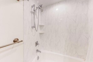 Shower, towels - Sea Colony Condo in Oceanfront Complex w/Shared Pool, Private Washer/Dryer, WiFi (Bethany Beach)