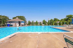 Pool - Bethany Breeze Townhouse with High-Speed WiFi, Shared Pool, & Washer/Dryer (Frankford)