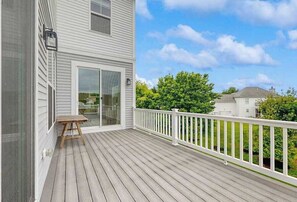 Terrace/patio - New, Tidal Walk Home w/ High-Speed WiFi, Washer/Dryer, w/Shared Outdoor Pool (Ocean View)