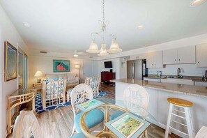 Interior - Town of Bethany Beach Condo Steps To Ocean w/Free WiFi, Private Washer/Dryer (Bethany Beach)