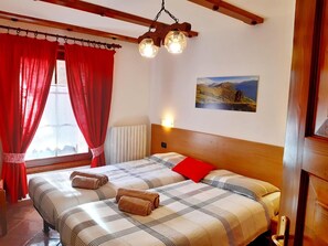 Room - Apartment 'Chalet Sever' with Wi-Fi (Livigno)