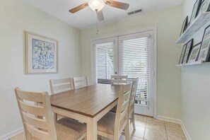 Dining - Sea Colony Condo with Fast WiFi & Gas Fireplace plus Shared Pools, Hot Tub, Gym (Bethany Beach)