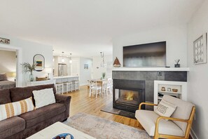 TV, fireplace, offices - Sea Colony Condo Close to Beach w/Shared Pool & Tennis Court, Free WiFi, & AC (Bethany Beach)