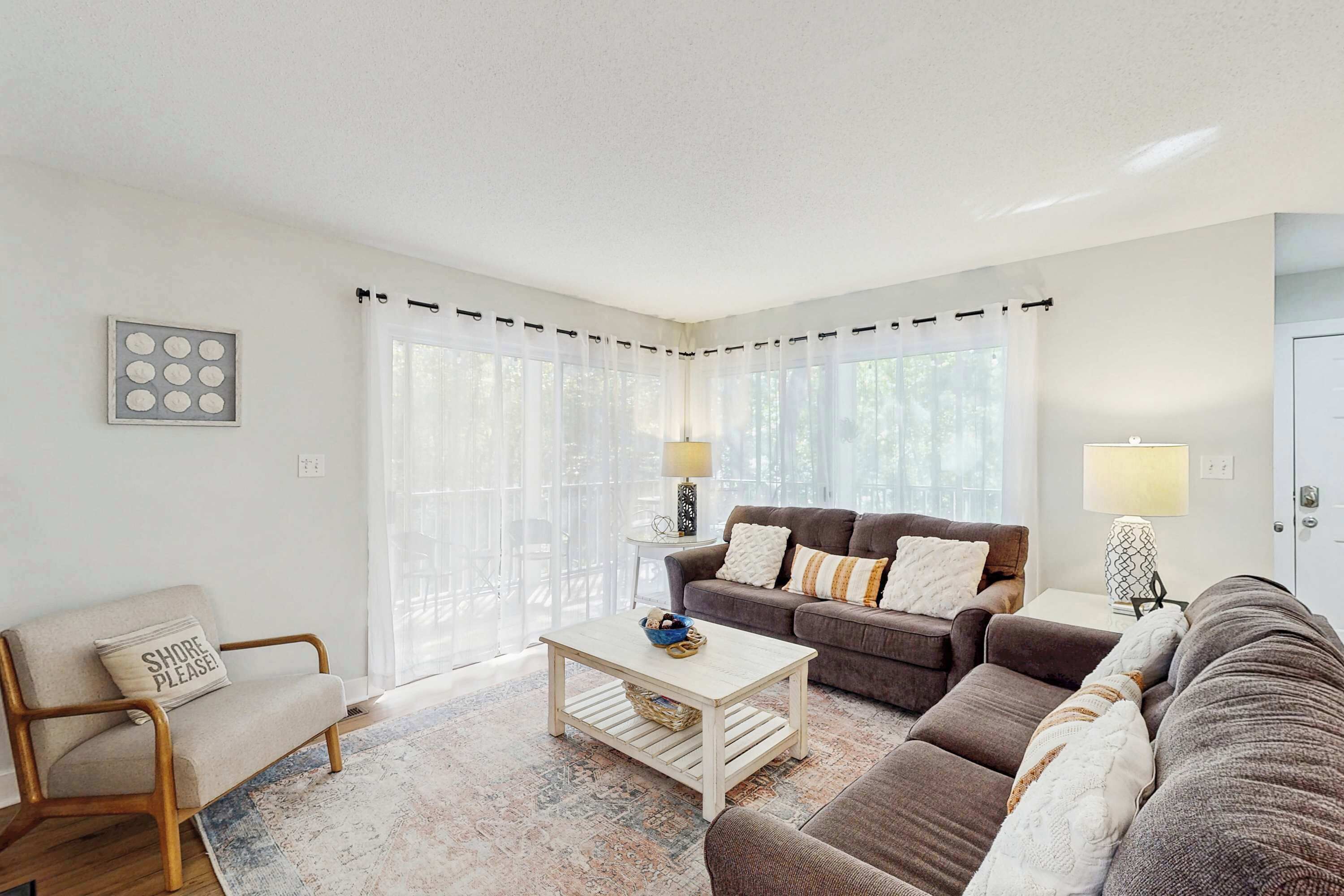 TV, fireplace, offices