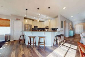 Fridge, microwave, oven, stovetop - Bayside Resort condo - fireplace, central AC & private W/D - pools, gym & golf (Selbyville)