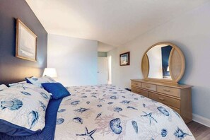 Iron/ironing board, travel cot, WiFi, bed sheets - East of the Sun condo w/ central AC, W/D, & shared pool - under 1 mile to beach (Fenwick Island)