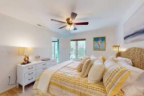 WiFi, bed sheets - East of Sun condo with water-view patio, on-site pool & tennis - near beach (Fenwick Island)